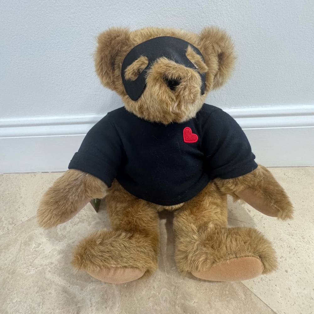 Love Bandit Vermont Teddy Bear